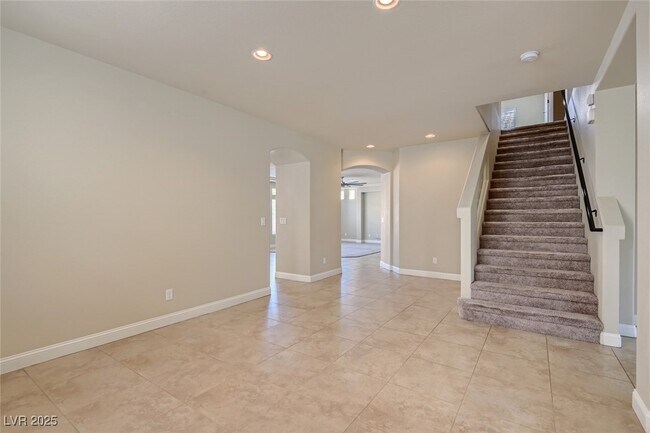 Building Photo - 6250 Sierra Knolls Ct