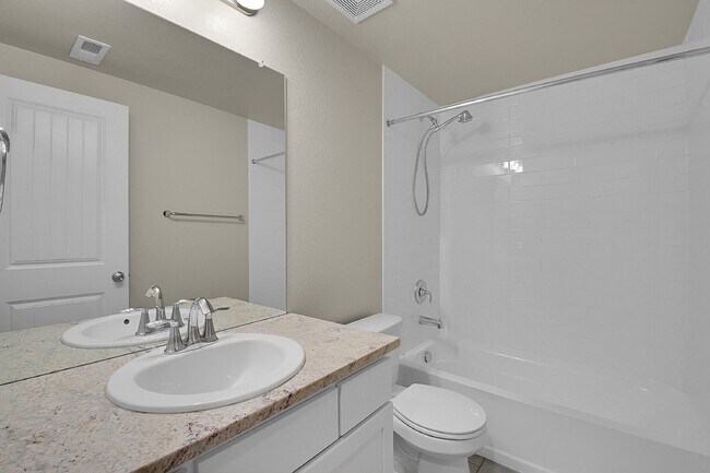 Building Photo - $2,895.00 - $500 OFF First Month's Rent - ...