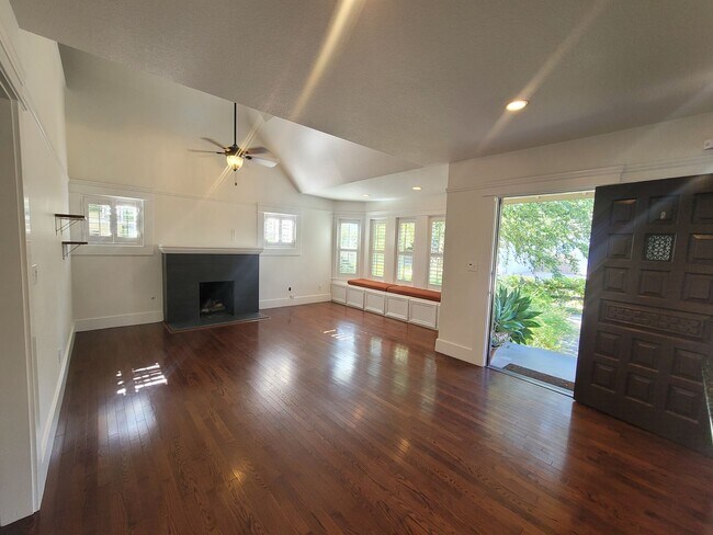 Building Photo - 437 Enslen Park Ct
