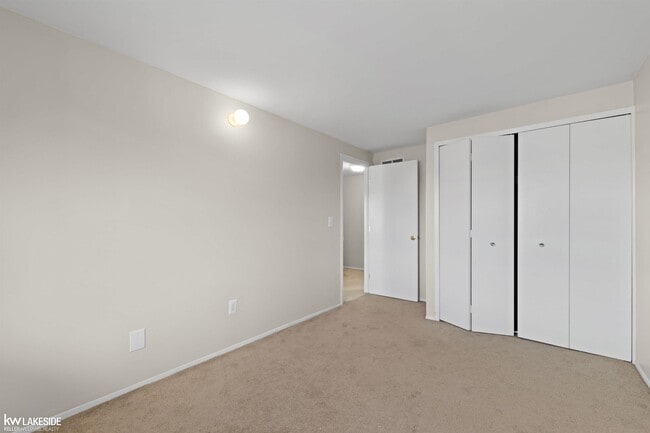 Building Photo - 2012 Orchard Crest St