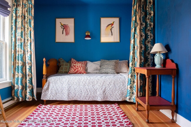 Building Photo - 5 Fairview Ave