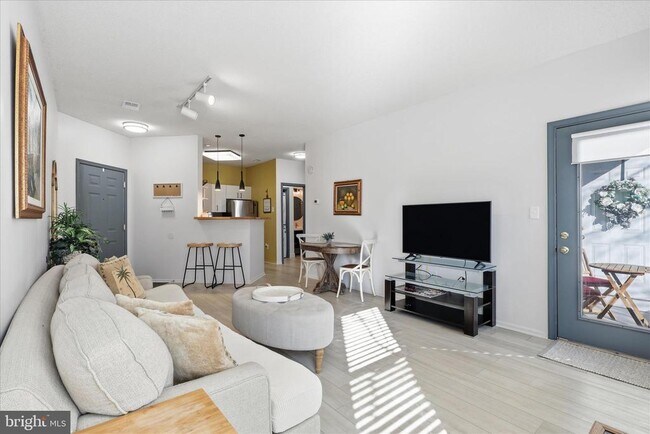 Building Photo - 14317 Climbing Rose Way