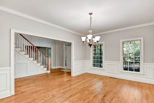 Building Photo - Large, beautiful home in Oconee!