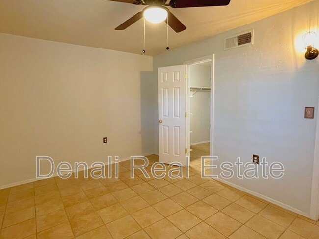 Building Photo - 350 N Silverbell Rd