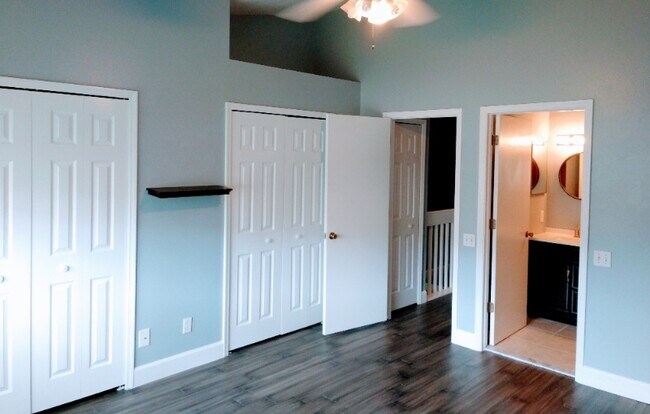 Building Photo - 211 Countryside Key Blvd