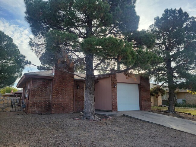 Building Photo - 3324 Red Sails Dr