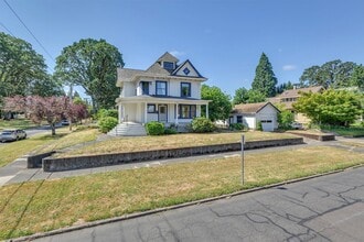 Building Photo - 2338 18th Ave