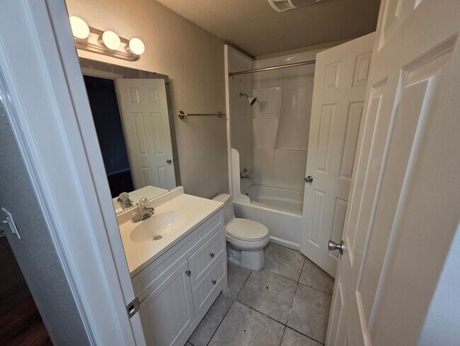 Building Photo - 17416-17418 8TH AVE CT E