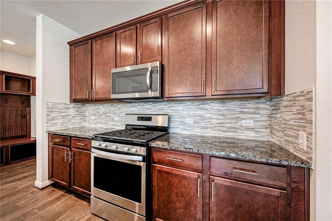 Building Photo - 107 Buckthorn Dr