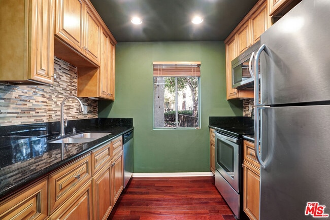 Building Photo - 9103 Summertime Ln