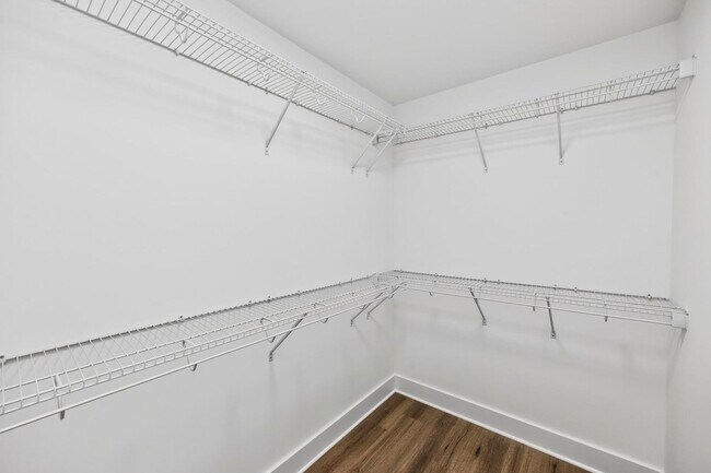 Building Photo - 206 Ross Ave