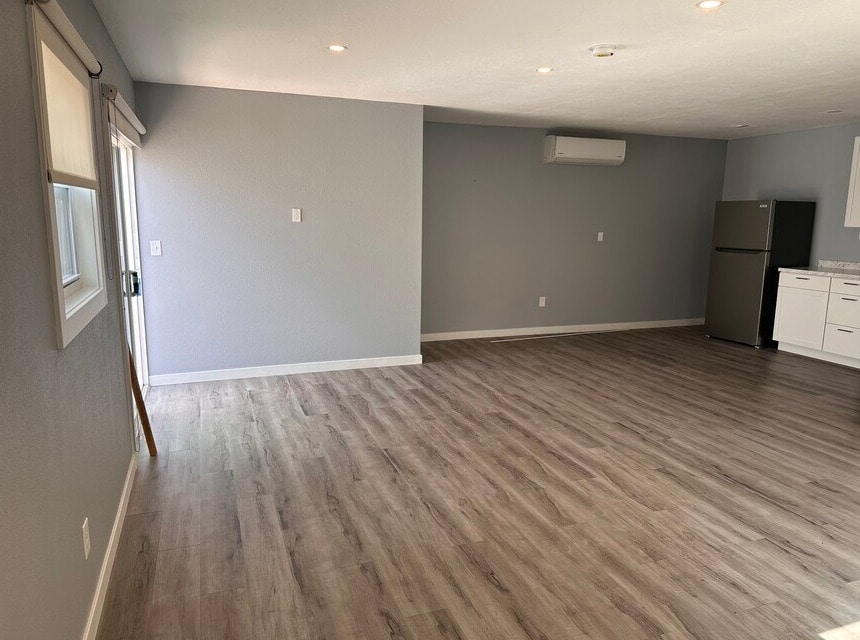 Building Photo - 27 W Las Animas St