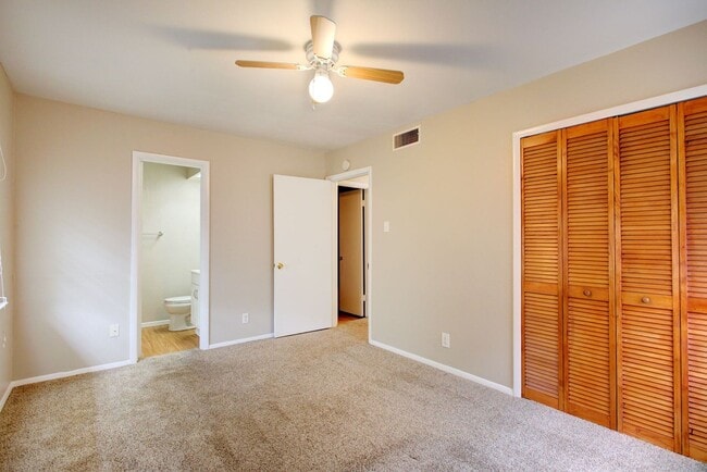 Building Photo - Coming Mid-August! 4 Bd, 2 Ba | N. Arlington