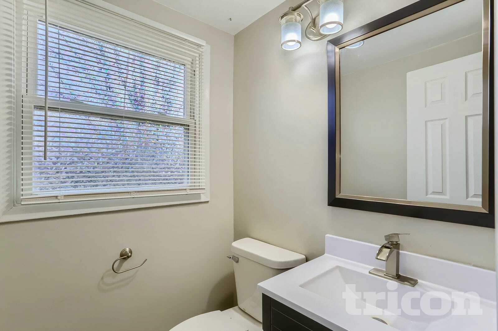 Building Photo - 155 Ramblewood Ln