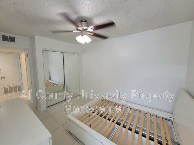 Building Photo - 2601 SW Archer Rd