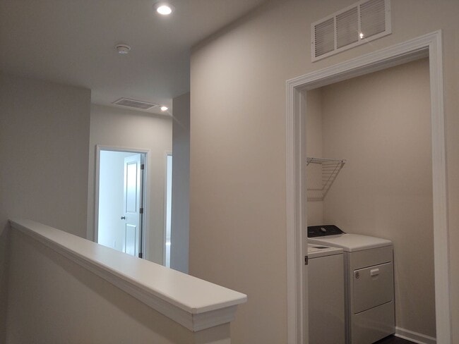 Building Photo - Move-in ready Townhome located in the Perg...