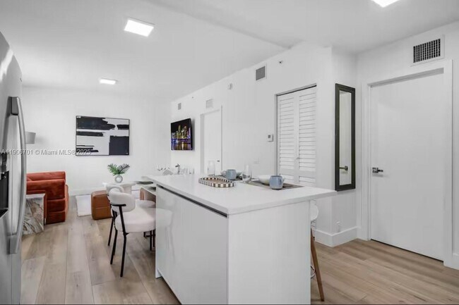 Building Photo - 1542 NW 2nd St