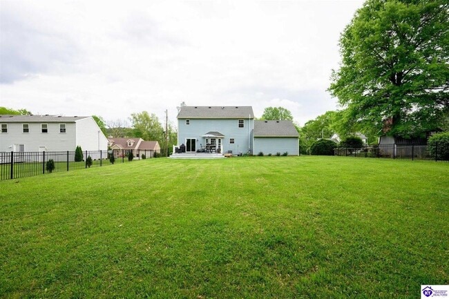 Building Photo - 1802 Lakewood Dr