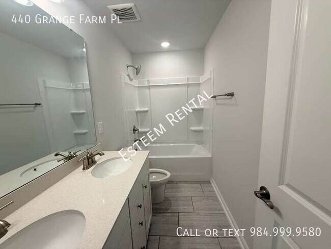 Building Photo - 440 Grange Farm Pl