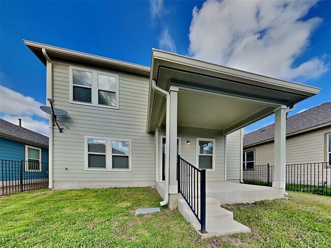 Building Photo - 127 Simon