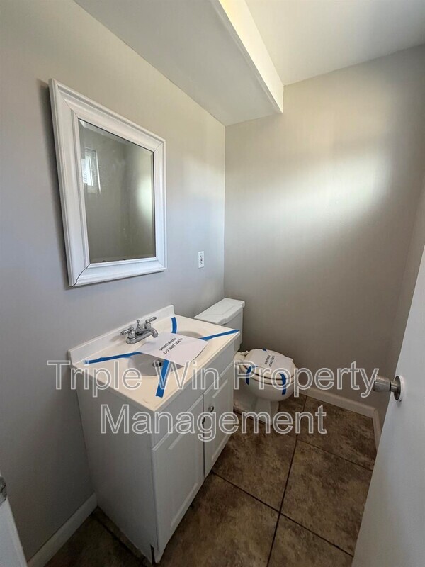 Building Photo - 5243 Ville Maria Ln