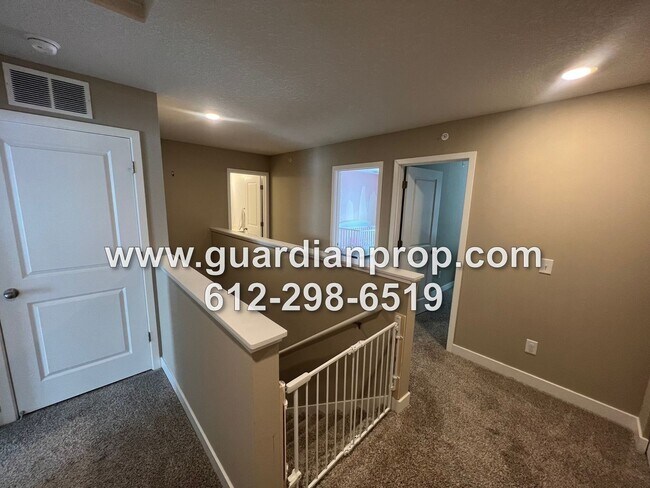 Building Photo - Luxury 2020 Built Townhouse Available June 1, Open Floor Plan, Fireplace, Patio, Primary w/Huge P...