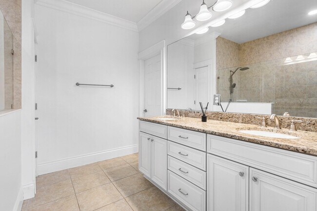 Building Photo - 9460 Wrangler Dr