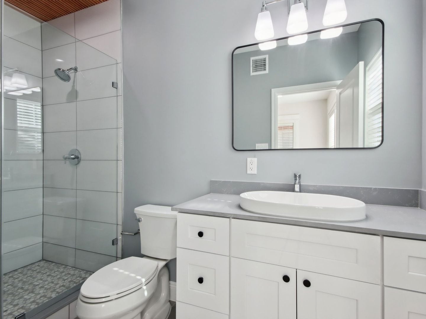 Building Photo - 1904 Calumet St