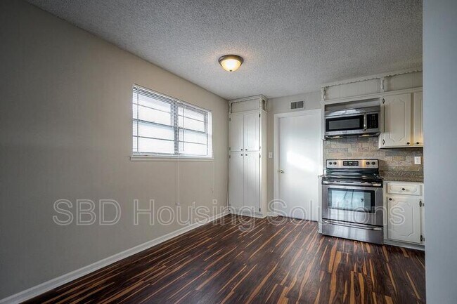 Building Photo - 16423 E 29th St