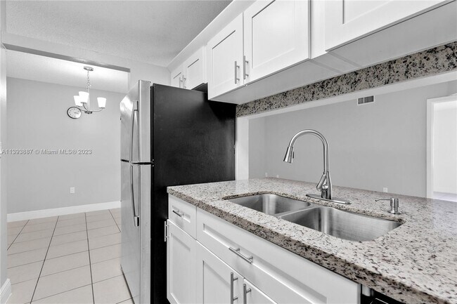 Building Photo - 15665 SW 74th Cir Dr