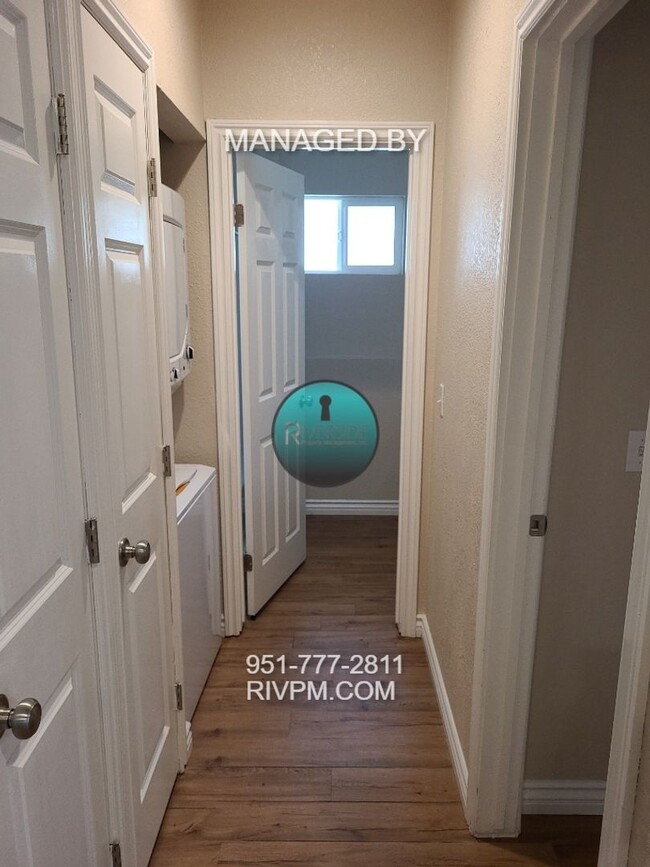 Building Photo - Available now! One bed, one bath ADU with ...