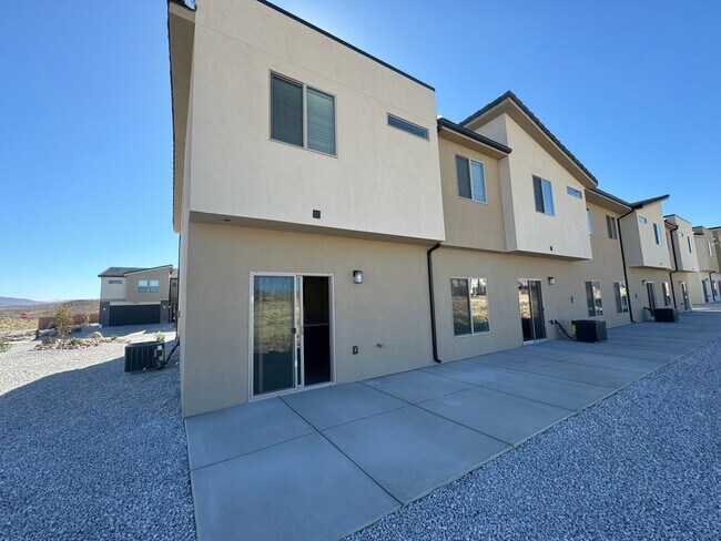 Building Photo - REDUCED PRICE!! Beautiful FOUR Bedroom Home!