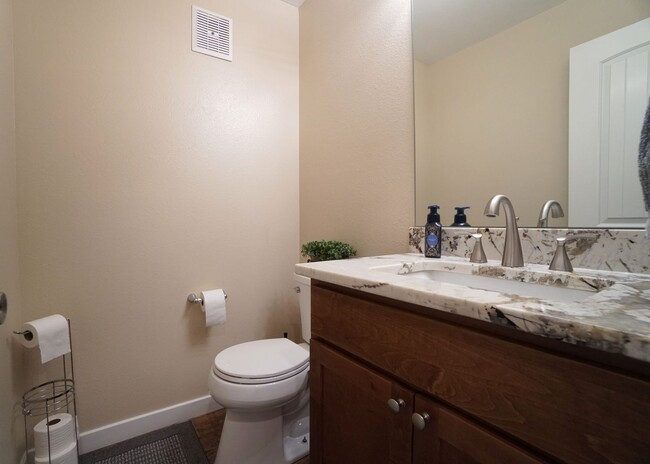 Building Photo - 7980 Camfield Cir
