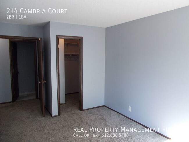 Building Photo - 2 Bedroom, 1 Bathroom Townhome in Woodbury