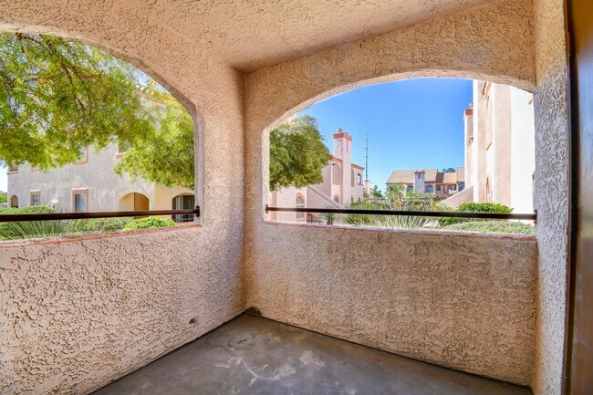 Building Photo - Gate Community! Must See!
