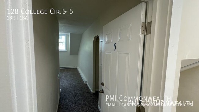 Building Photo - 1 bed/1 bath apartment (available (3/15)