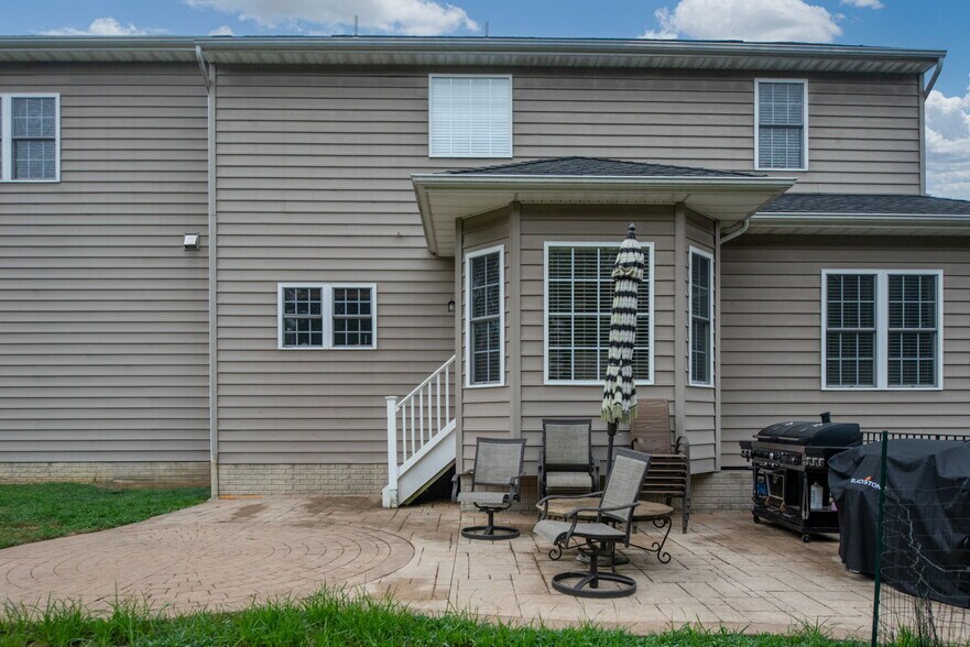 Building Photo - 21 Noel Dr
