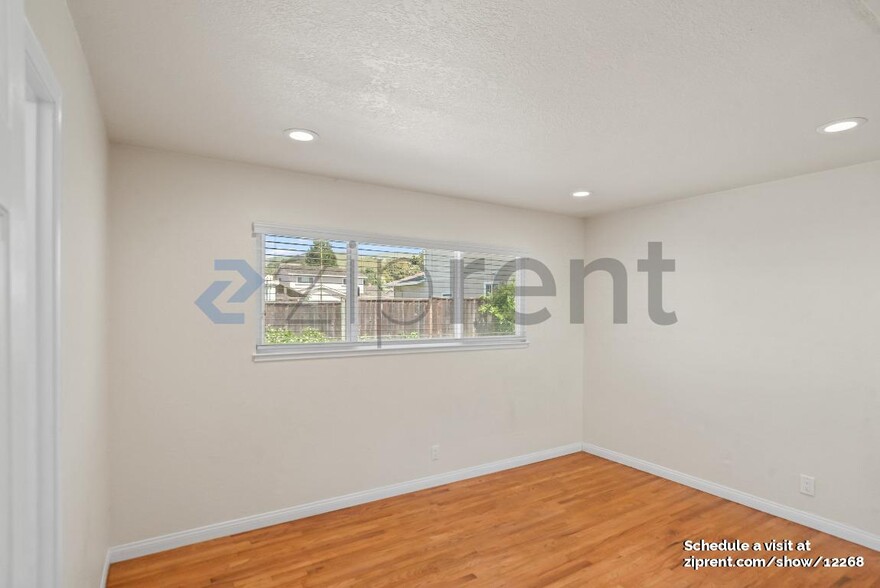 Building Photo - 3418 Sagewood Ln