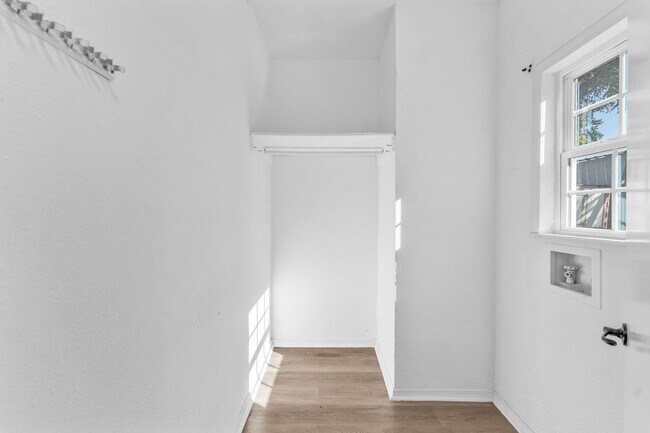 Building Photo - All Units Are Available With Brandnew Full Appliance Package