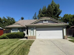 Building Photo - Modern 3 Bedroom 2 Bath One Story Browns Valley Vacaville *Star Rentals