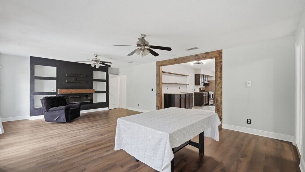 Building Photo - 2503 Irwin Dr