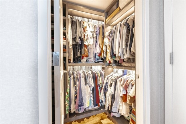 Building Photo - 300 Pier 4 Blvd.