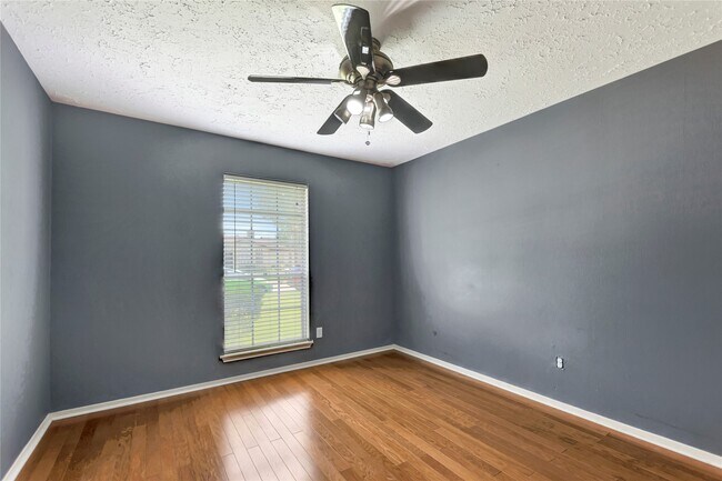 Building Photo - 11718 Scottsdale Dr