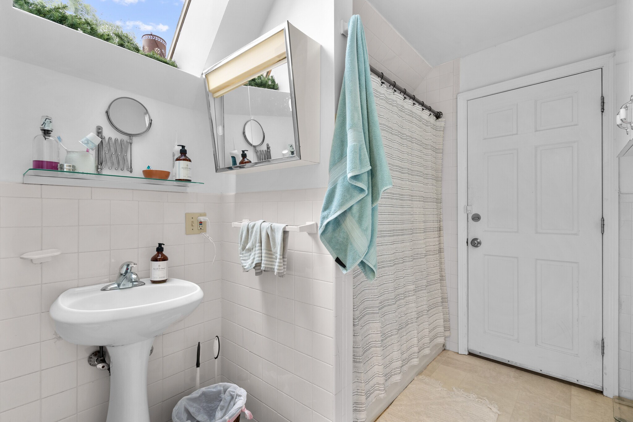 Building Photo - 5 Wenham St