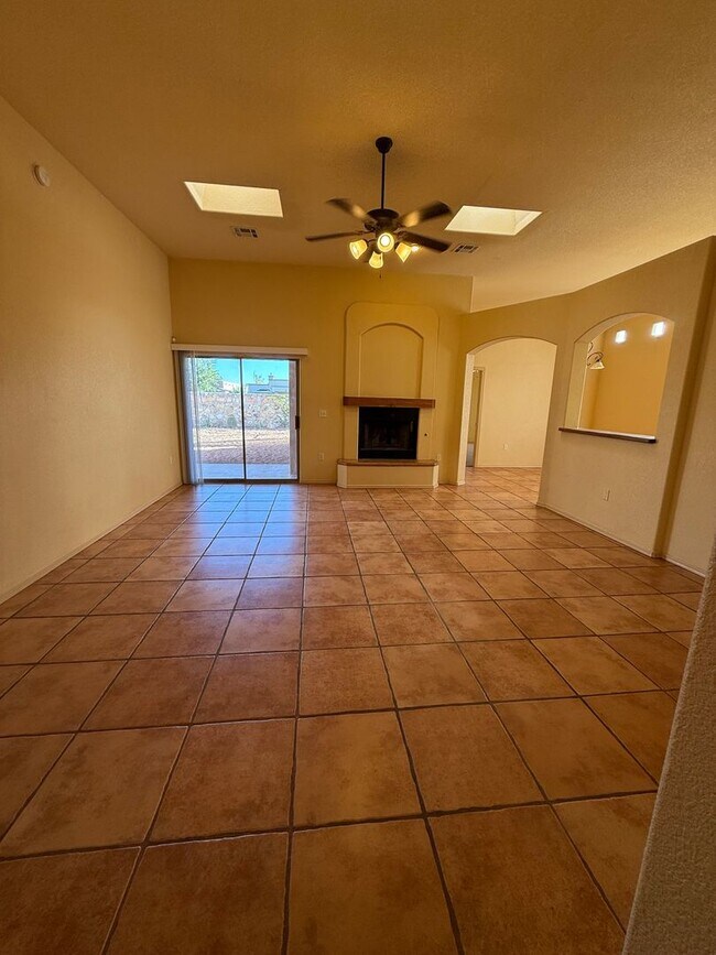 Building Photo - 4804 Camino Dos Vidas