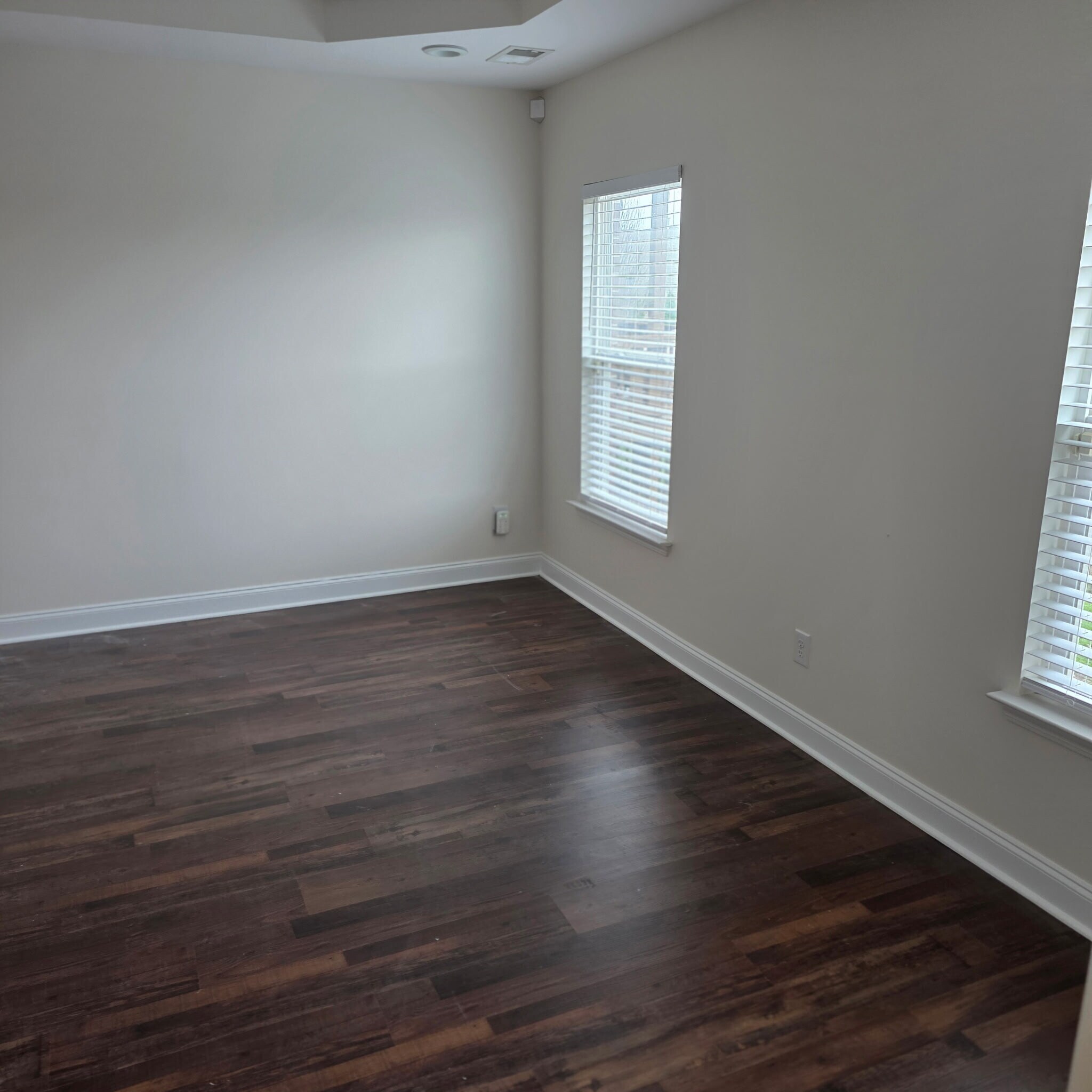 Building Photo - 466 Carriage House Ln