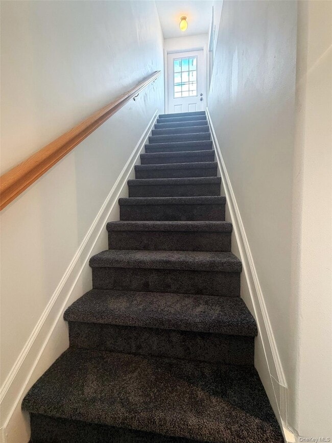 Building Photo - 70-24 Sandy Dune Way