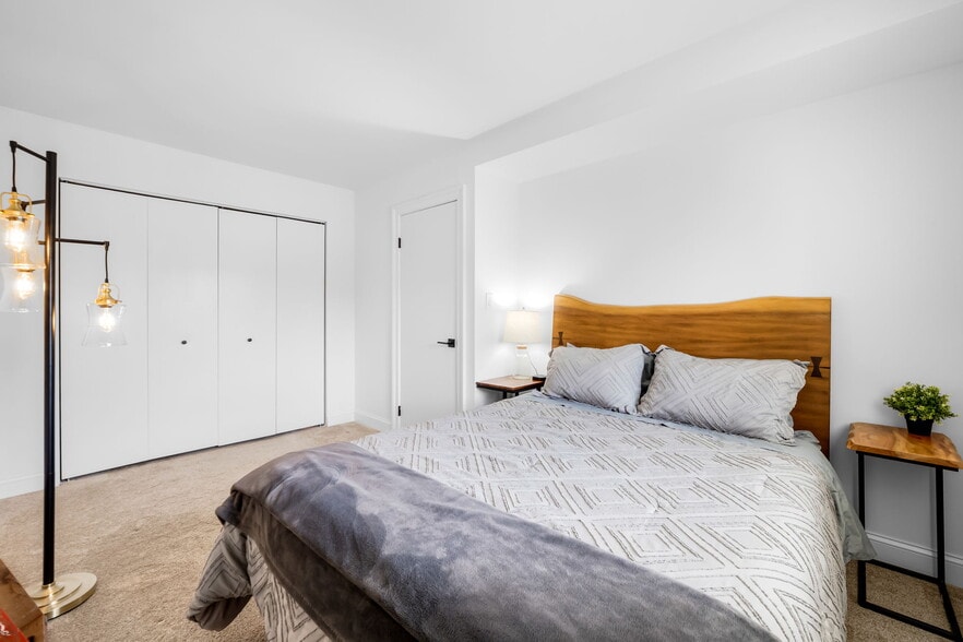 Building Photo - 21 Andrew Pl