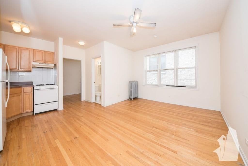 Building Photo - 910 W Dakin St