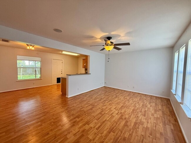 Building Photo - Great home in Saddle Brook